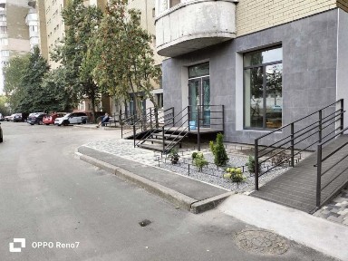 Оренда приміщень по вул. Бориспільській, 12б. Фасад. Без %. Епіцентр.