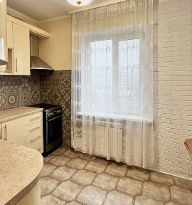 3кімнатна вул Градинська 14, ТРЦ <a href='/newbuilding/4941/view/zk-raion'>Район</a> Троєщина