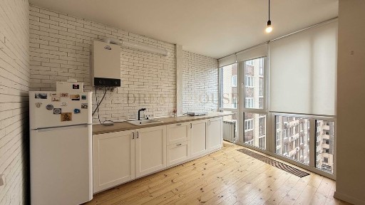 Простора квартира з ремонтом. Газове опалення. Оформлення 2%