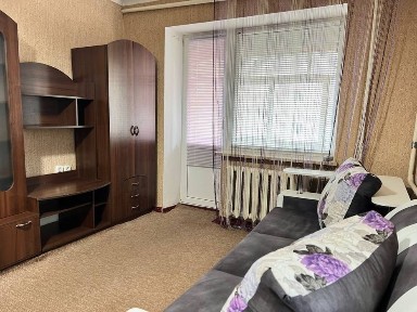 Продаж квартири Юліана Матвійчука біля Листопада