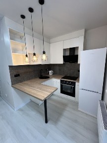 Продам 1 комнатную квартиру с новым ремонтом ЖК <a href='/newbuilding/7864/view/zk-pticka'>Птичка</a>