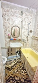 Полтава. 11 школа 8000 2ком 2эт 5эт. Возле ост. ЖБИ