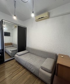 Сдам Студию на Пр Героев Сталинграда Богдана Хмельницкого