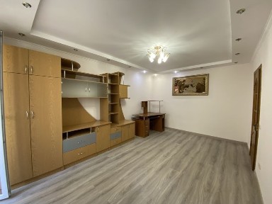 ТЕРМІНОВИЙ ПРОДАЖ! однокімнатної квартири-вул. Симоненка, 35 (КАСКАД)