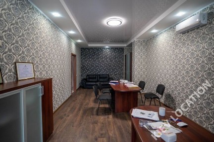 Здам в оренду просторий офіс в ТОЦ Мега Сіті, Харківське Шосе 19