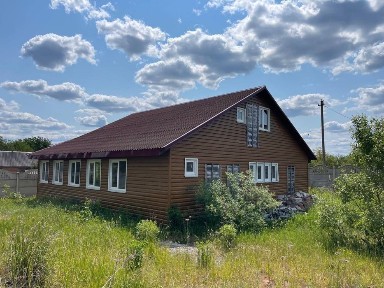 Продаж будинку та комерційного приміщення