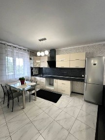 Продам большу.е. родвушку в Прилиманском! Супер цена! 520$ за метр!