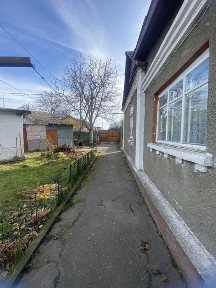 Продам 2 будинка в одному дворі.
