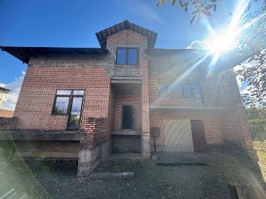 Продаж будинку на Інтернаті, 250 м, введений в експлуатацію. 10соток