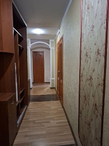 Продається простора 3-кімнатна квартира від власника