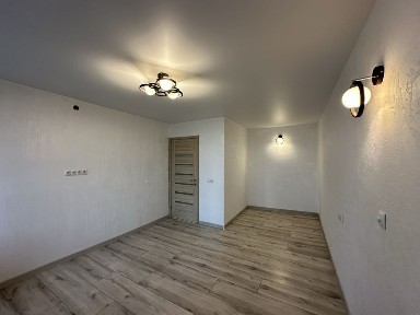 В продажі 1 кімнатна квартира по вулиці Карела Чапека 15