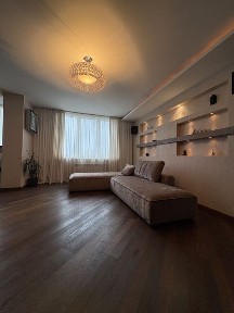 Продаж трьохкімнатної доглянутої квартири на Касіяна 2/1 без %