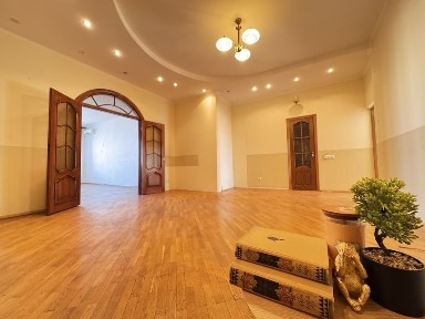 Продаж 3 кім квартири вул. Срібнокільська 14 А