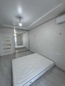 Продаж великої однокімнатної квартири в Новобудові