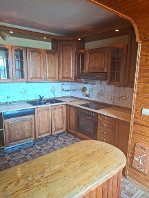 Продам чотирикімнатну квартиру на Оболоні.