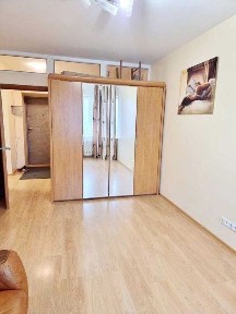 Продам однокімнатну квартиру. Юрія Литвинського 64. Дарницький р-н