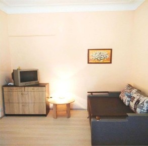 ВІЙСЬКОВИЙ ГОСПІТАЛЬ, вул. ЛИЧАКІВСЬКА (центр, погодинно, подобово)