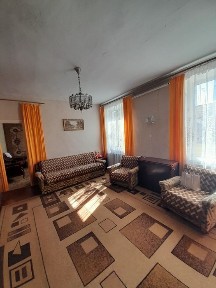 Продам частину будинку в Озерному!