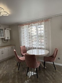 Оренда 2-х кімн близько Центру 16500 грн є гардеробна