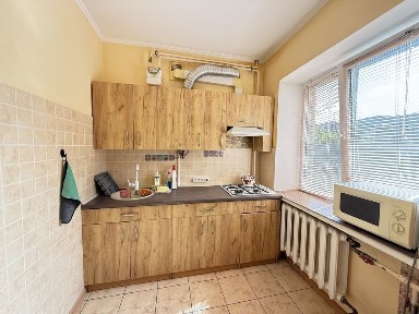 Оренда 2 кімнати Зелена р-н Дністерської з ремонтом