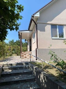 Здам в довгострокову оренду комфортний двоповерховий будинок