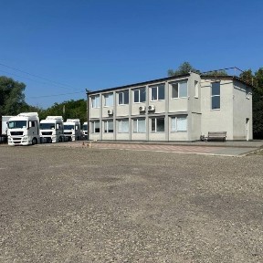 Продається земельна ділянка з адмін будівлями та ангари