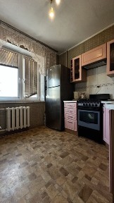 Київ, Шевченківський, вулиця Ризька 16