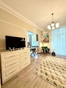 Перша здача квартири. Хрещатик, Майдан Незалежності, Театральна.