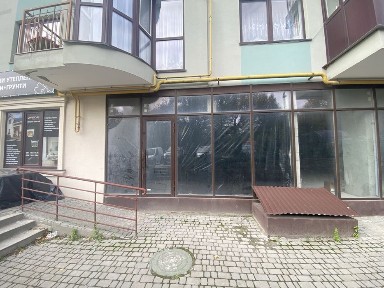 Продаж нежитлового приміщення у житловому будинку. 1 поверх