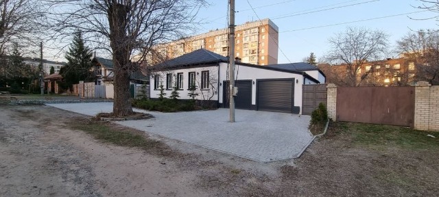 Сдам в оренду приватний будинок у центрі біля централтного парку