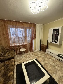 Здається в самому центрі класна простора 2-кімнатна квартира!