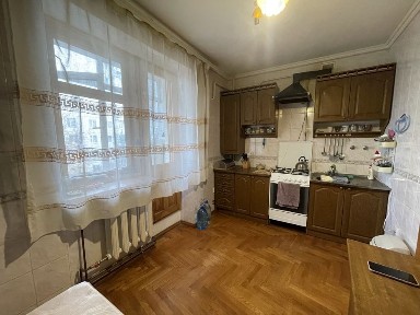 Оренда 3 кімнатна з котлом вул. Воробкевича