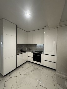 Вільна здається оренда 3 кімнатна квартира центр Компас Буковинська