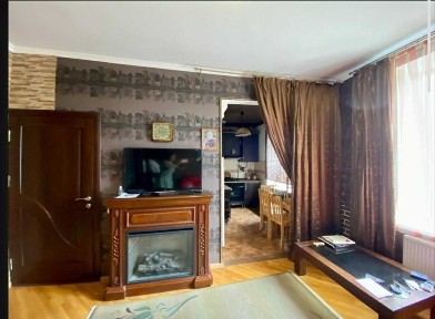 (7) Продаж 2 к. квартири на Льва Толстого (2590)