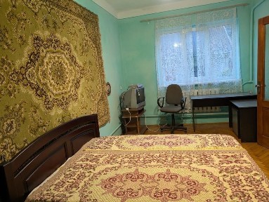 3 кімнати, перший поверх будинку