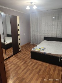 2к квартира проспект Юнності, вільно