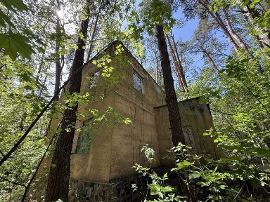 Будинок з банею та басейном в мальовничому місті