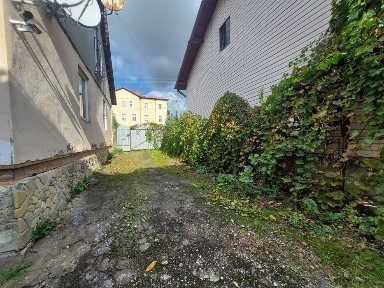 Центр! Два суміжних будинки + 24 сотих ділянка для життя та біз