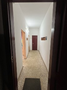 Оренда 2 приміщ. : 30.4 м. кв./12.9 м. кв., Центр, вул. Відінська, 40А