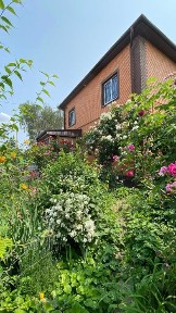 Продам три дома на участке Центр/ул. Михаила Грушевского/участок 9 со