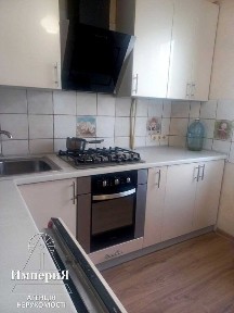 Здам укомплектовану трикімнатну на Таращанському.