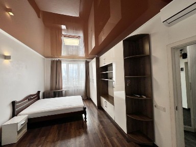 Одеса, Приморський, вулиця Середньофонтанська 35