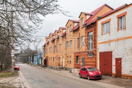 Продаж окремо стоячої будівлі 1000 м2