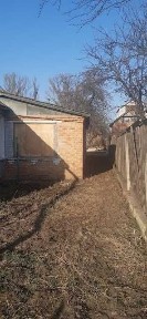 Продам частину будинку, без ремонту.