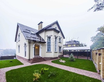 Чудовий будинок поряд Голосеевского парку, м. Голосіївська