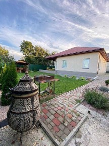 Довгострокова оренда будинку Яківці