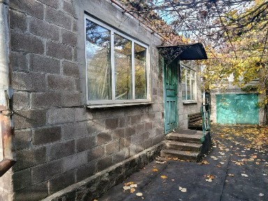 Продам дім зі зручностями