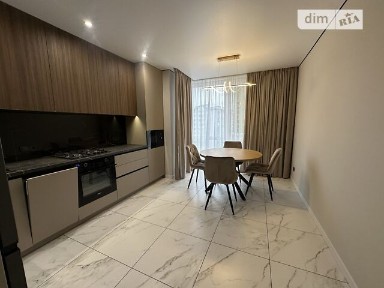 вулиця Бандери Степана, 79, район Центр, Івано-Франківськ, вул. Бандери Степана 79 • ID 33679194