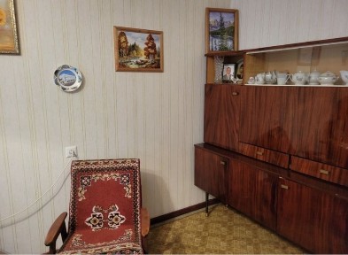 Продам квартира низ Пр. Поля