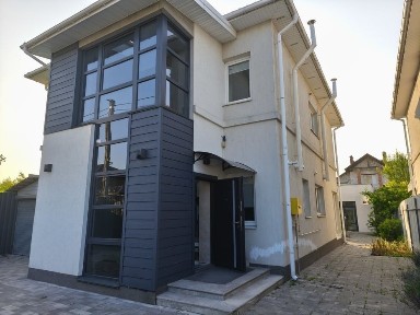 Оренда будинку з підвалом. газ та автономкою